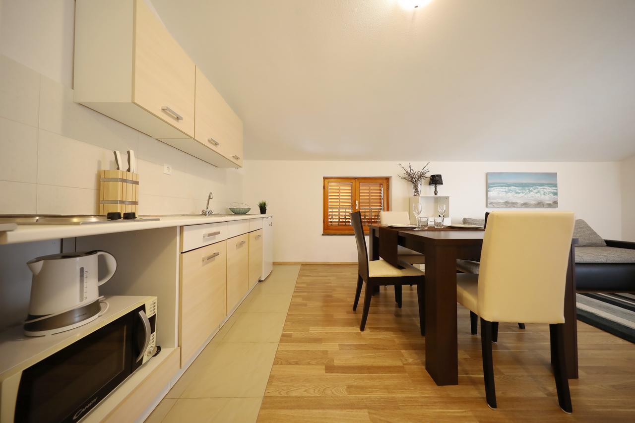 Apartment Mareta *